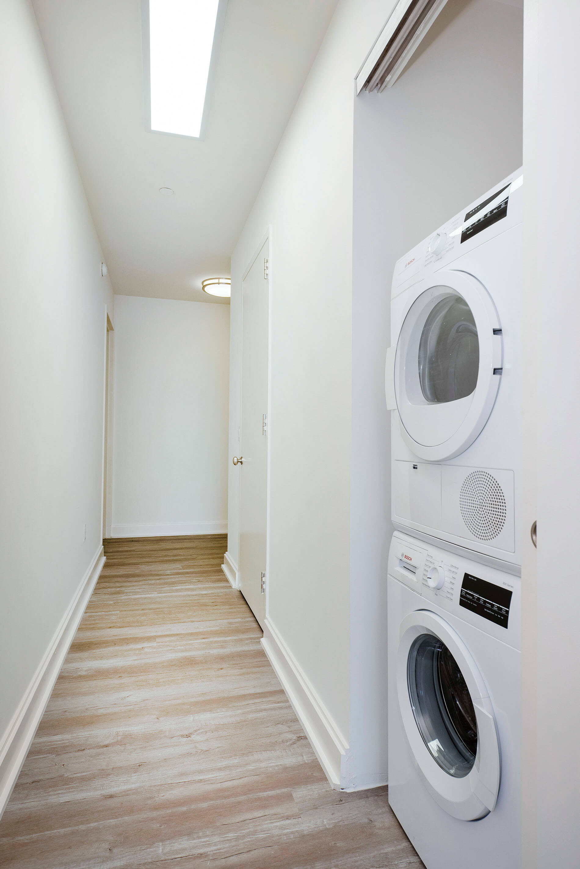 10 Hanover apartment laundry