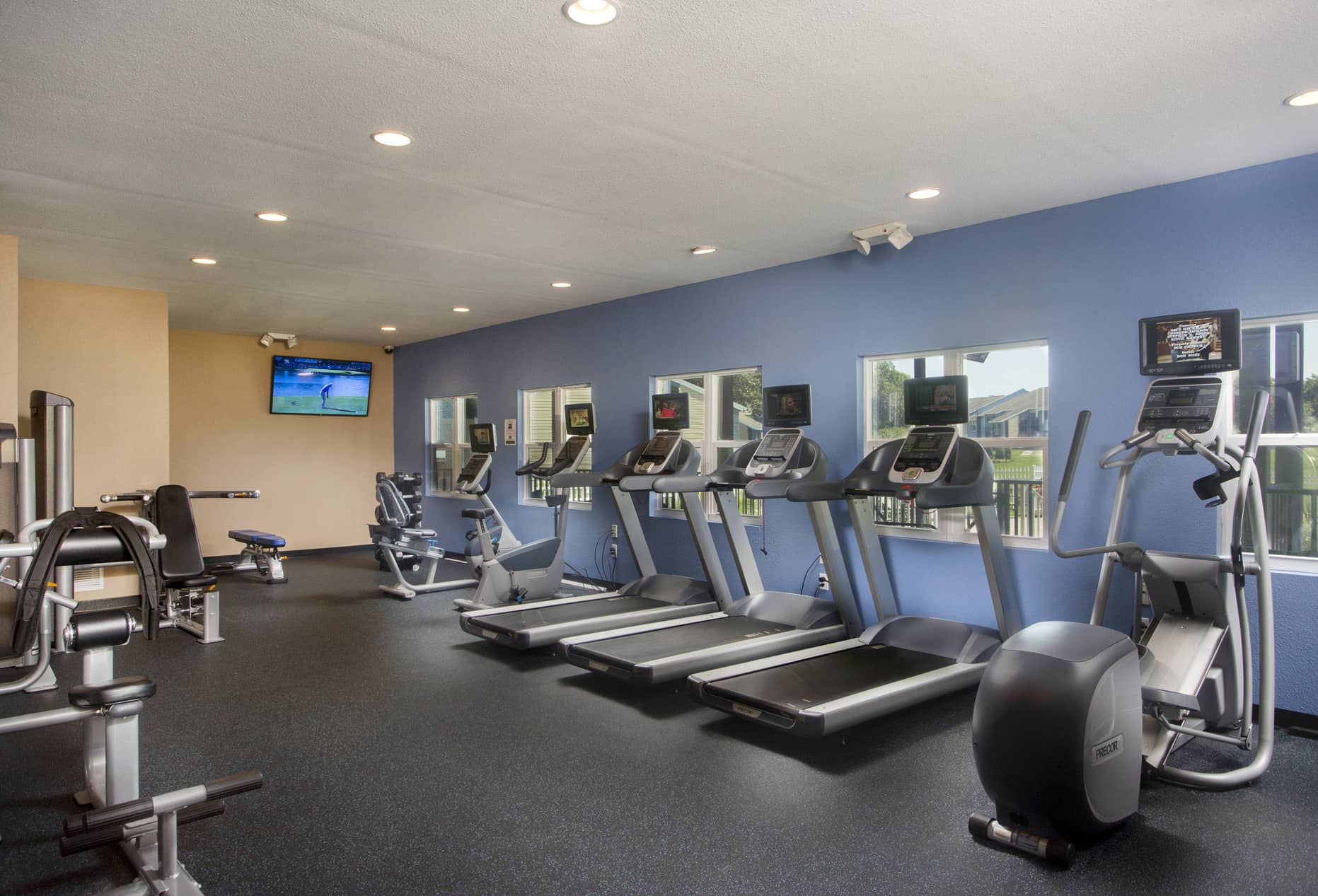 Lakewood Place Fitness Center