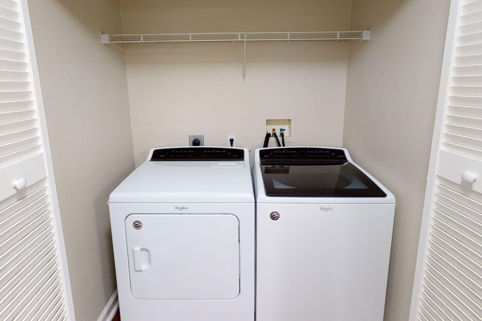 River Terrace apartment washer and dryer