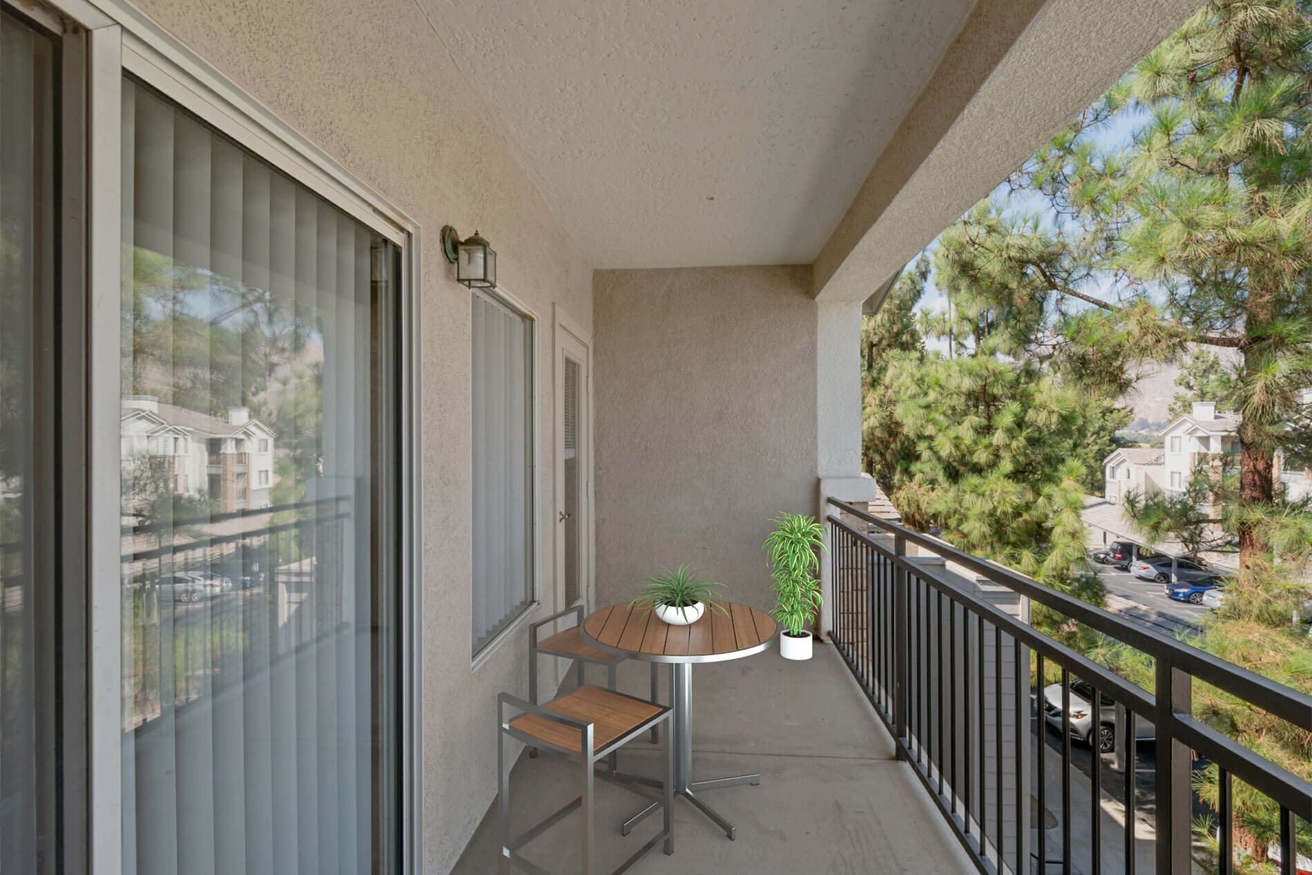 Windemere patio with table and chairs