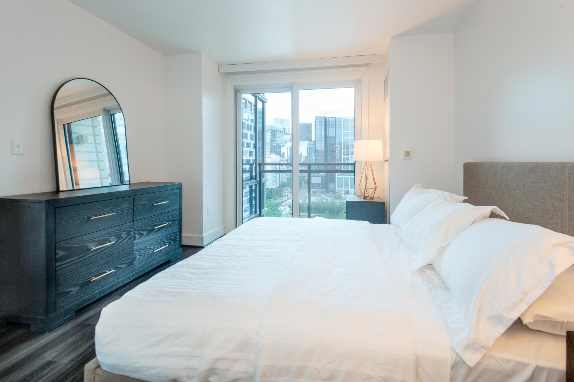 100 Pier 4 staged bedroom