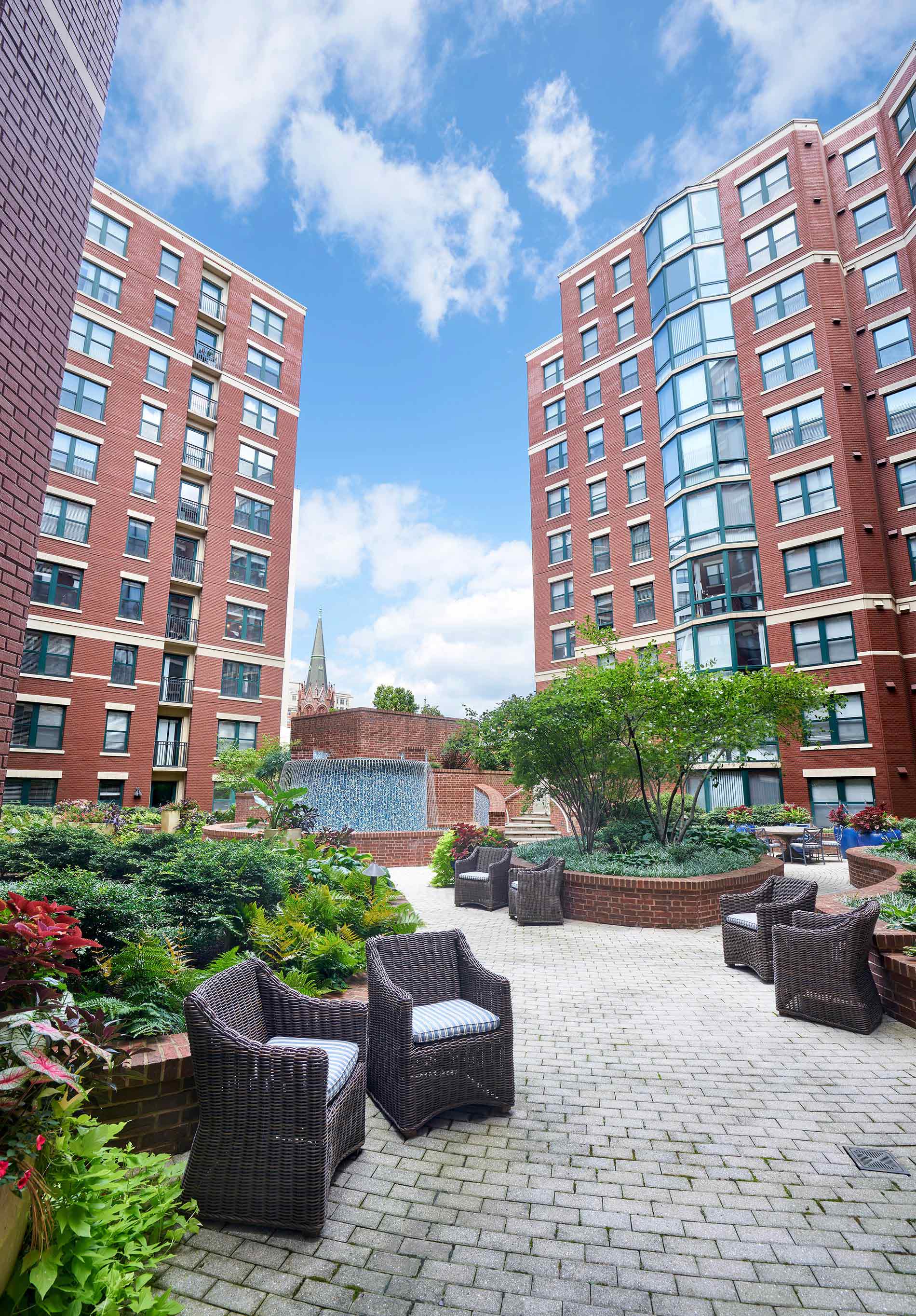 1301 Thomas Circle courtyard