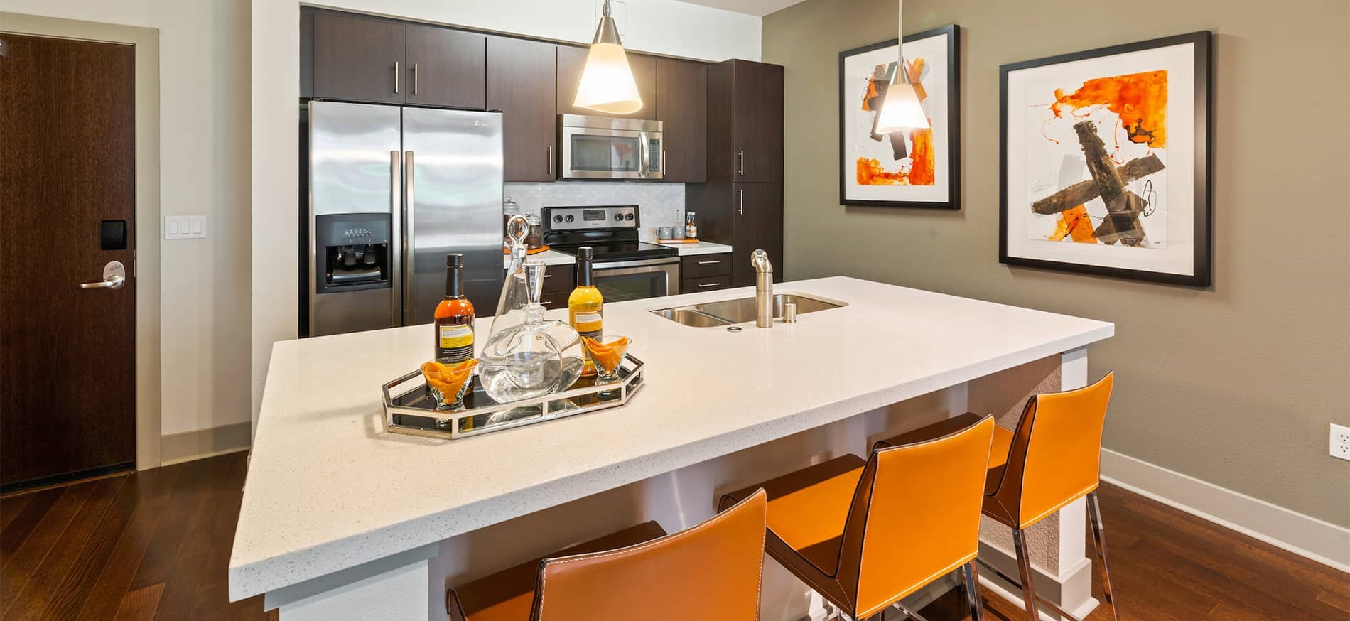 13th and Market apartment kitchen