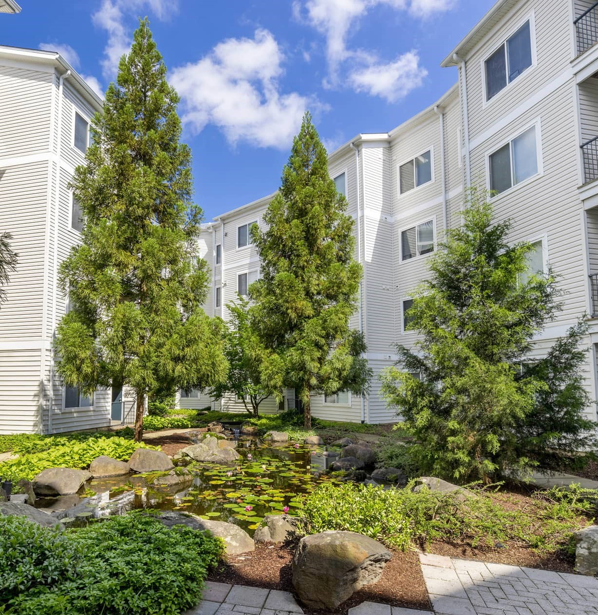 20 Lambourne Courtyard