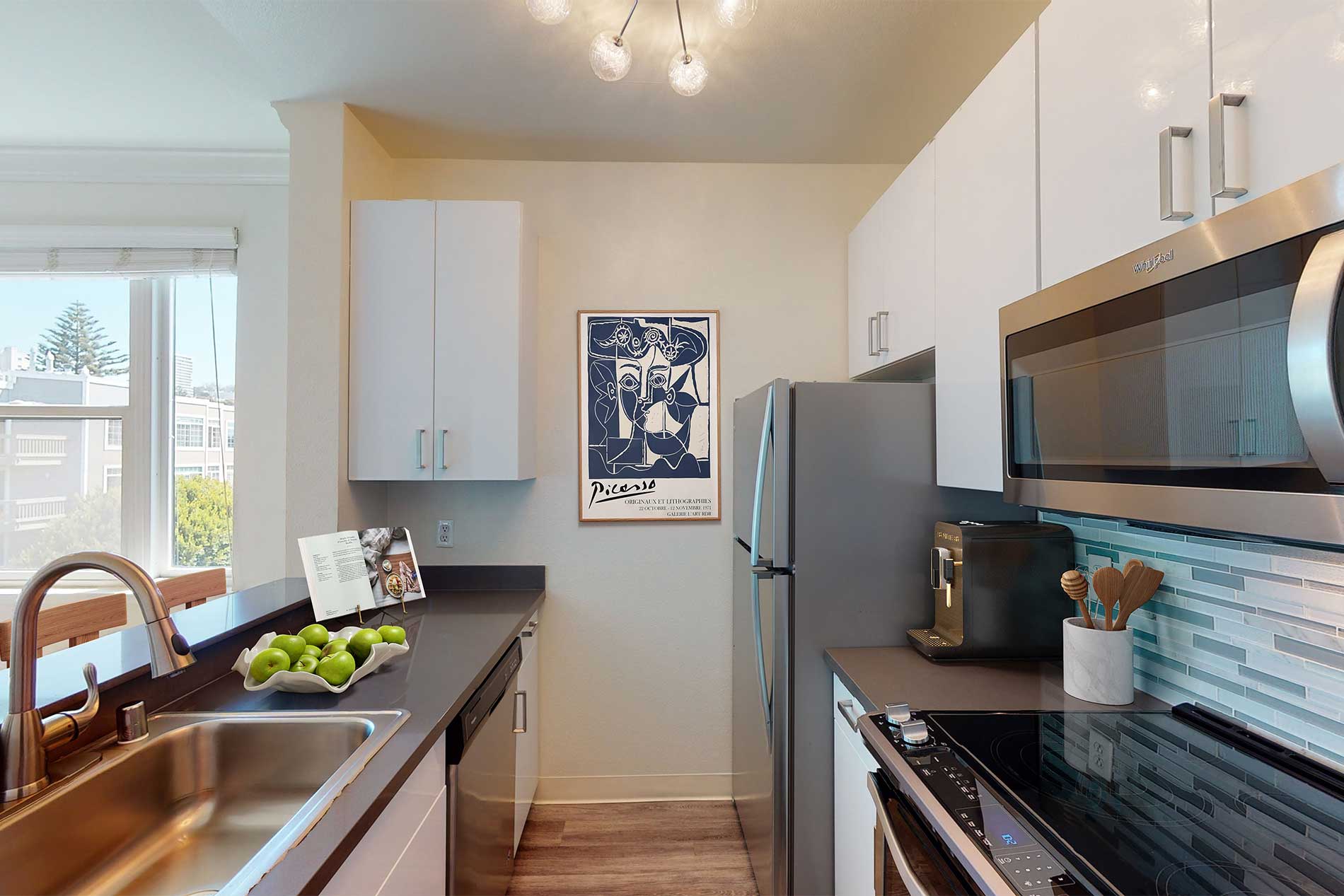 2000 Post apartment kitchen