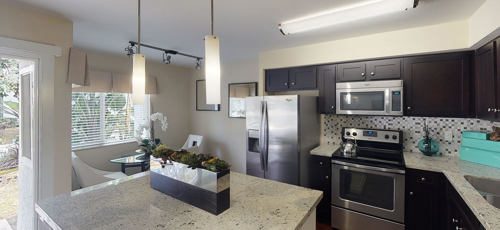 27 Seventy Five Mesa Verde apartment kitchen