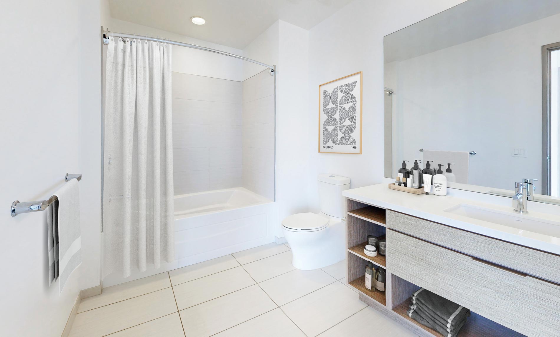 3033 Wilshire staged bathroom