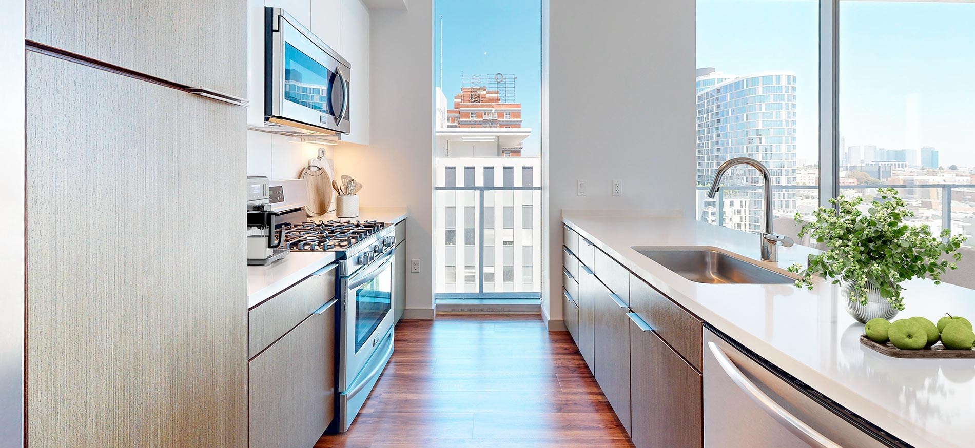 3033 Wilshire staged kitchen