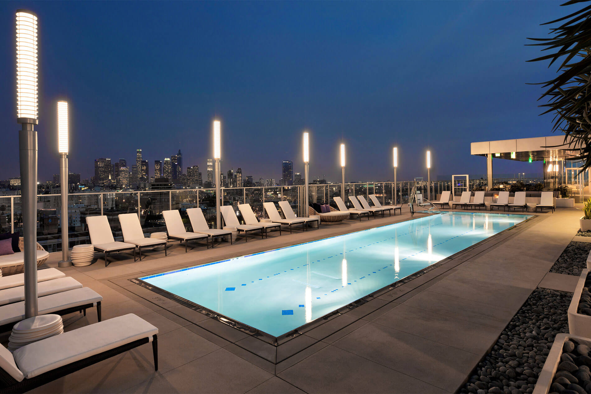 3033 Wilshire community pool