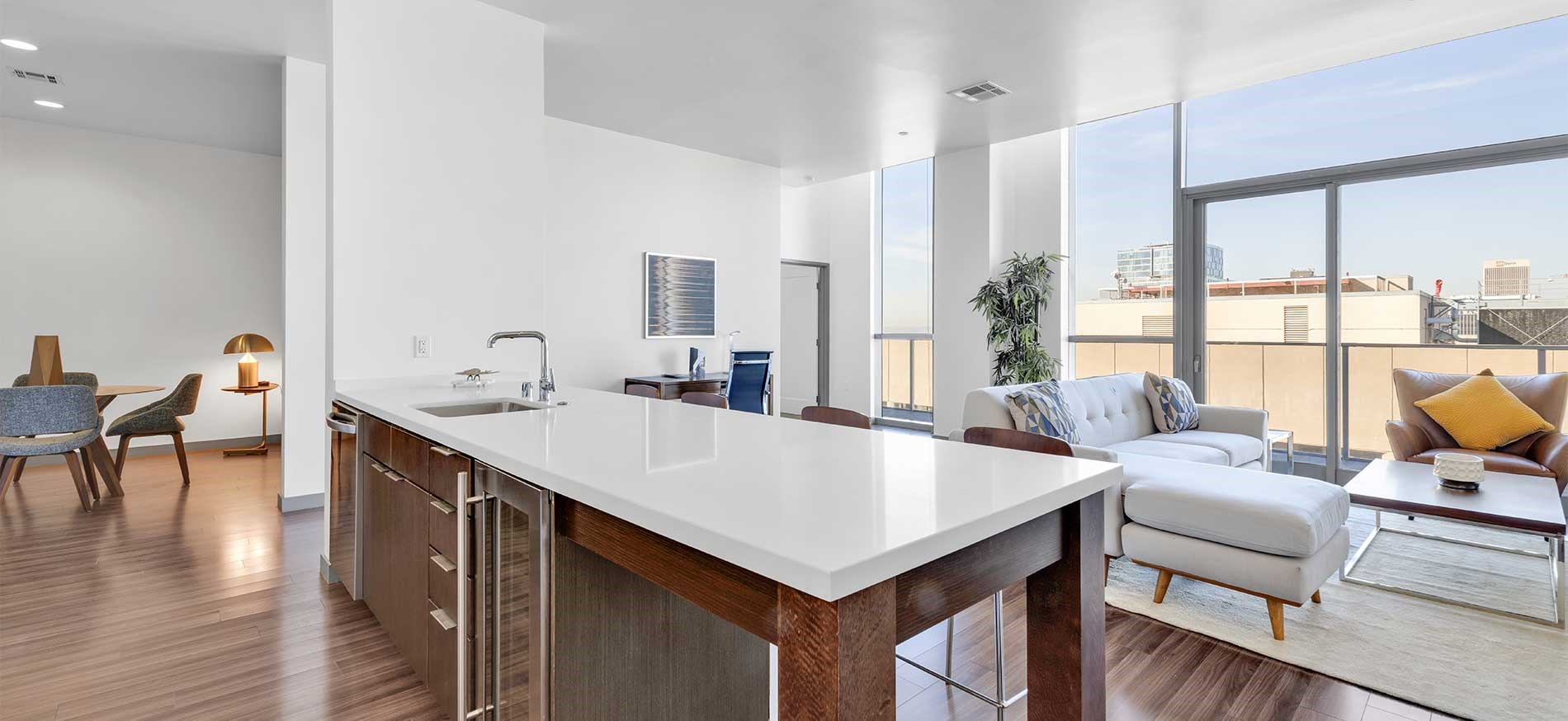 3033 Wilshire penthouse kitchen