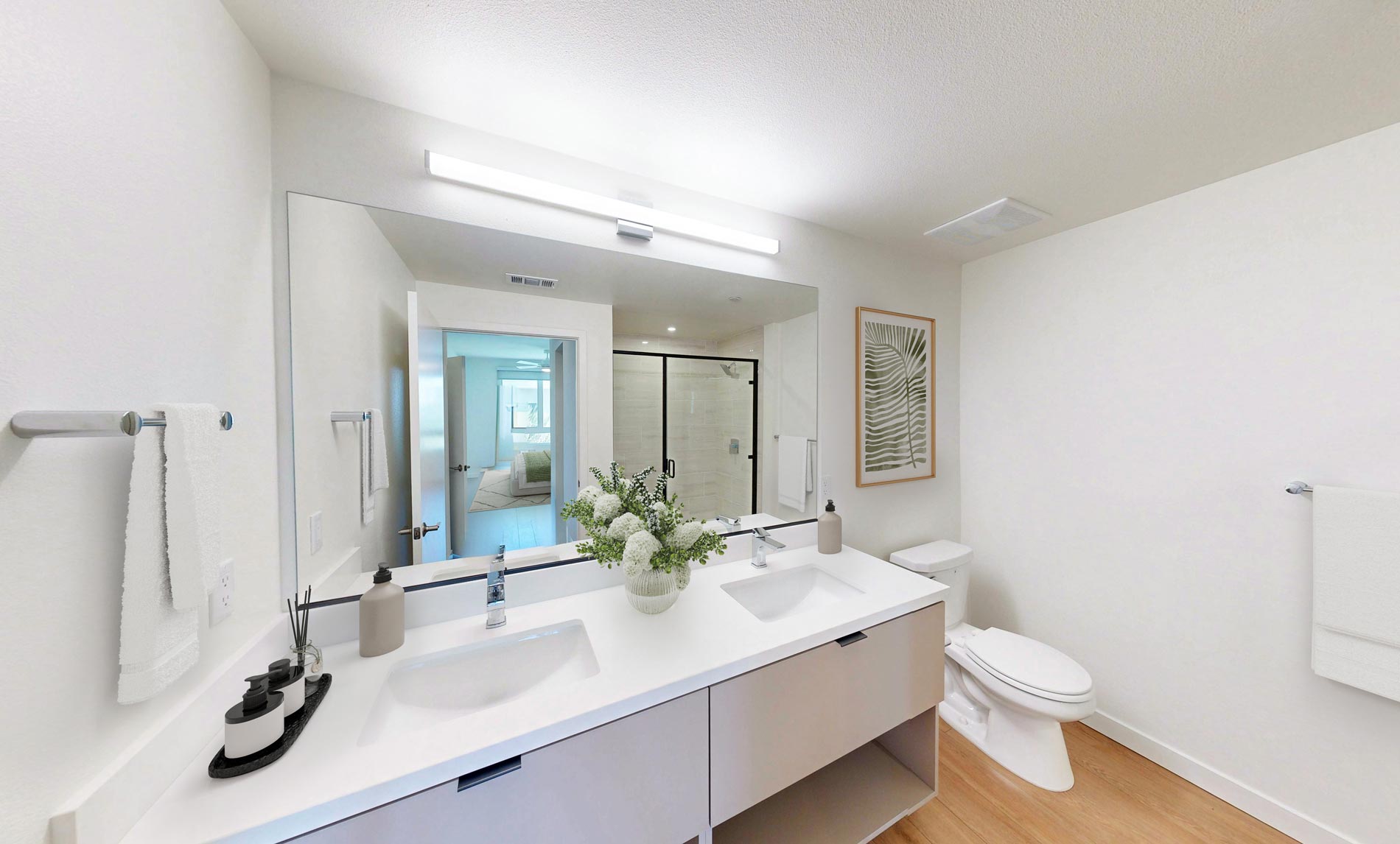 3099 Iowa staged bathroom