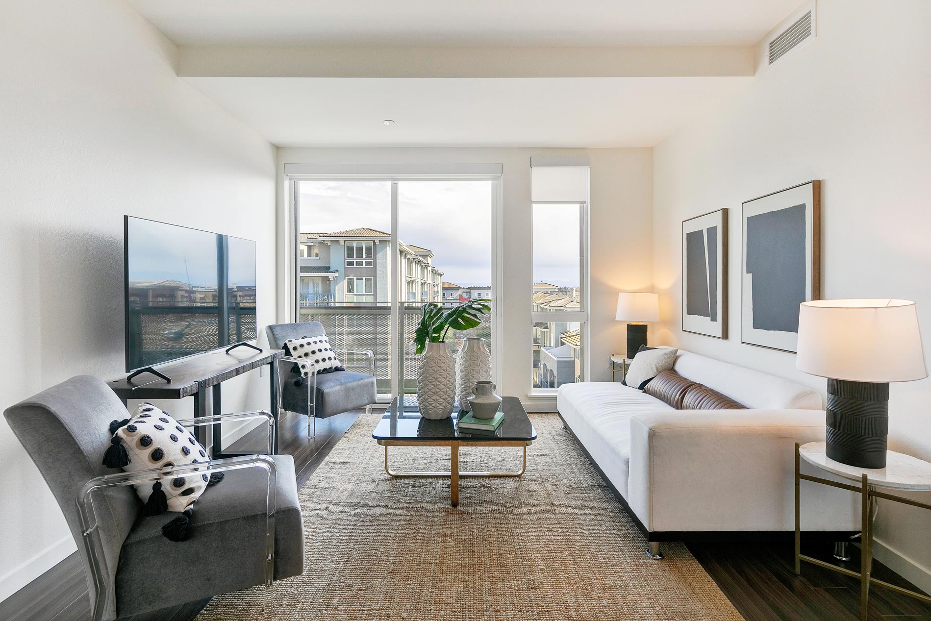 5421 at Dublin apartment home staged living room