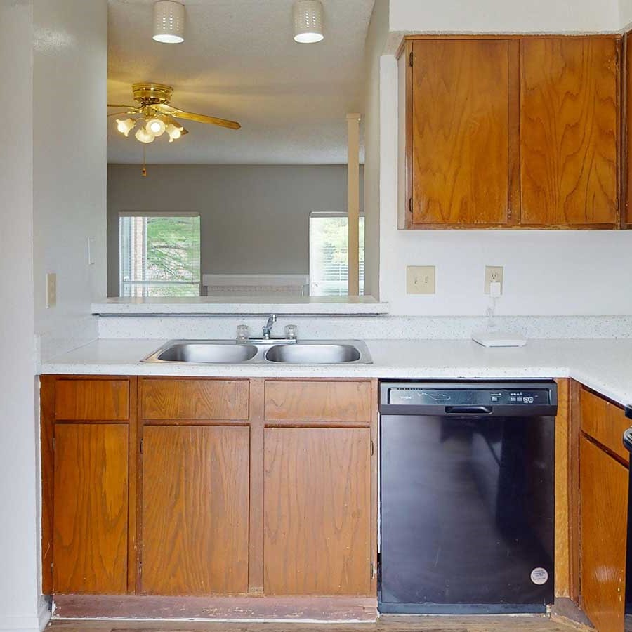 Addison Apartments at the Park apartment kitchen