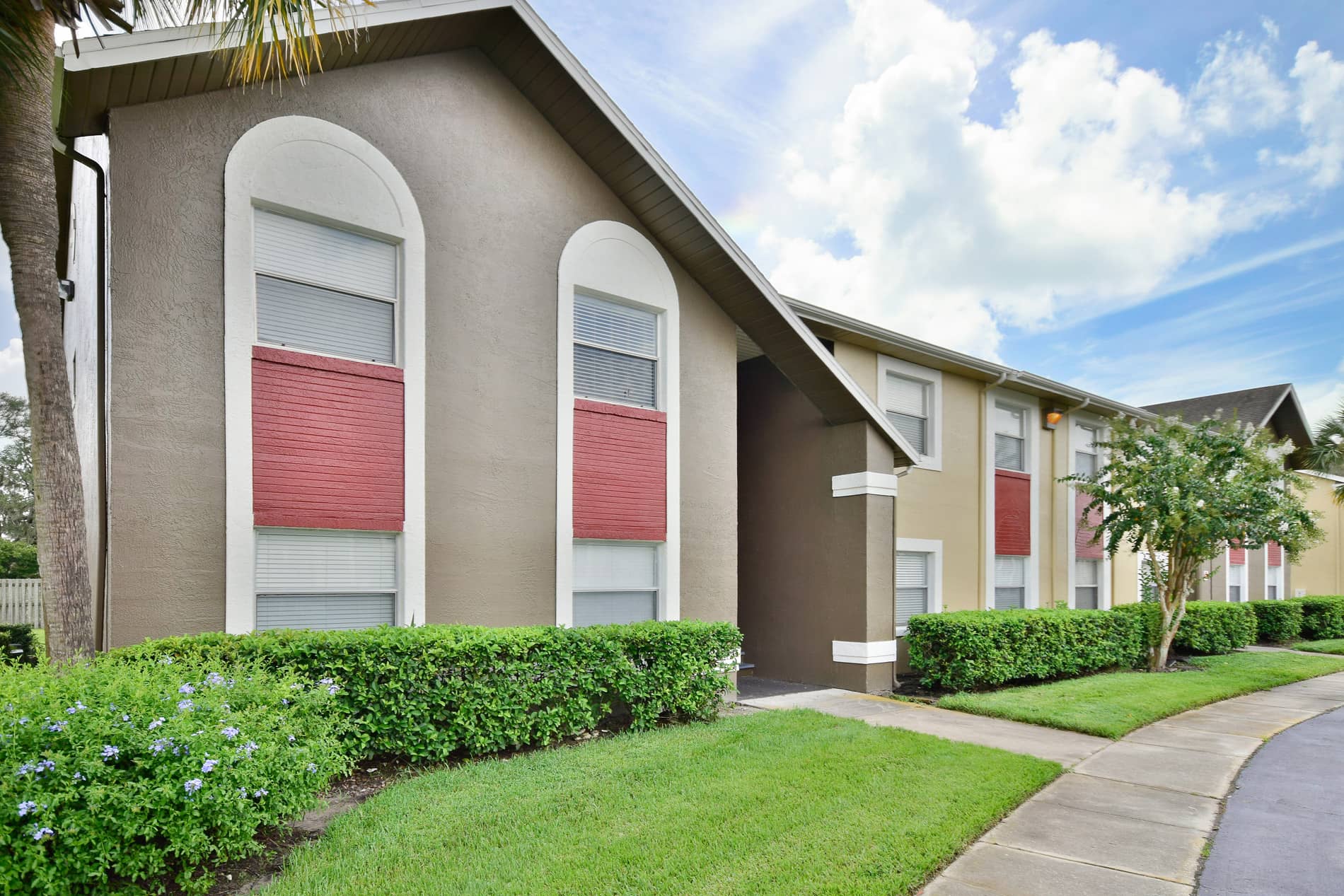 Alafaya Woods Building Exterior