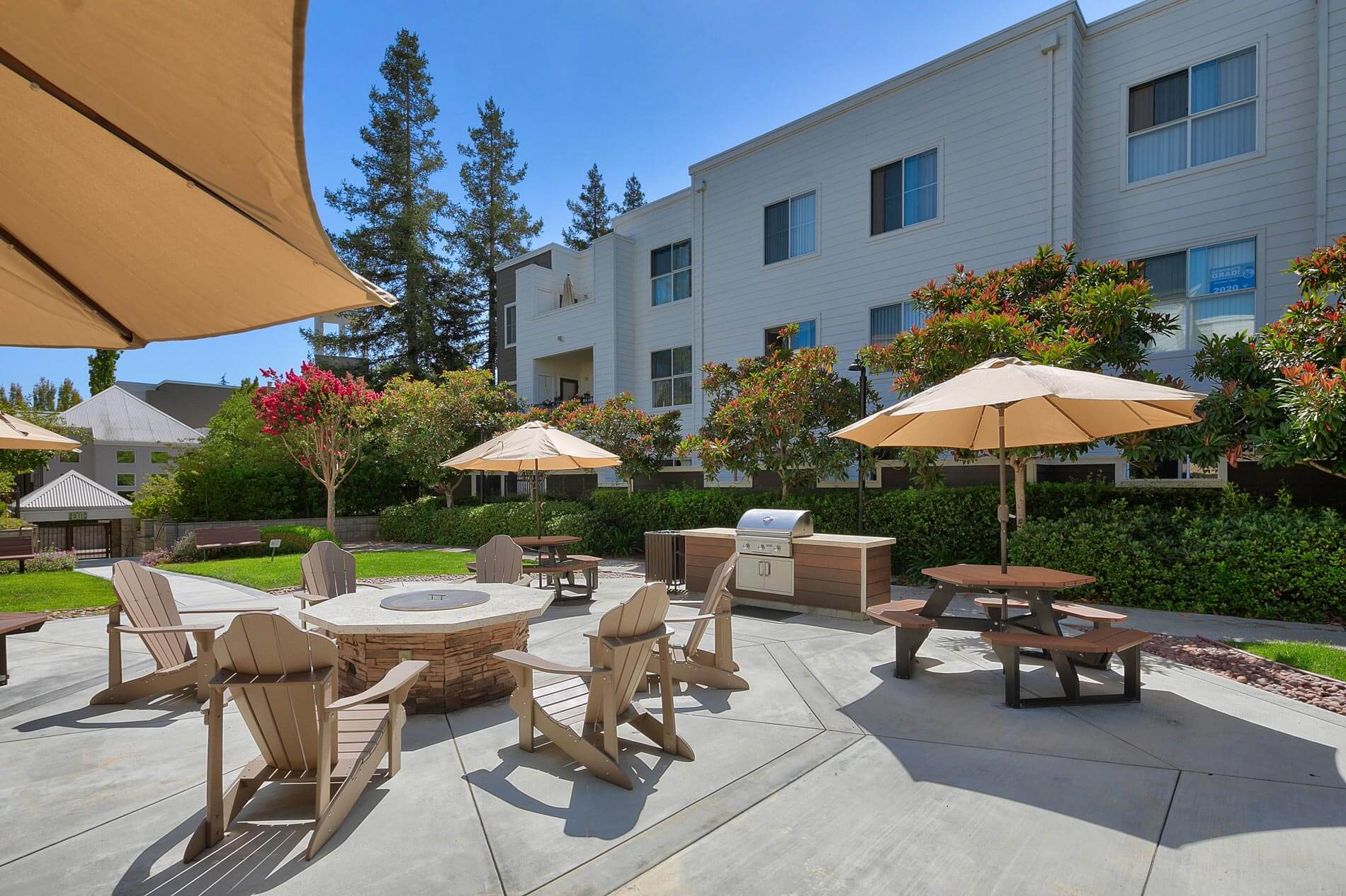 Almaden Lake Village courtyard