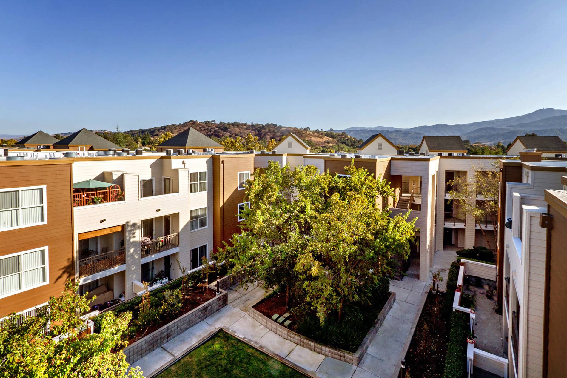 Almaden Lake Village Building Exterior