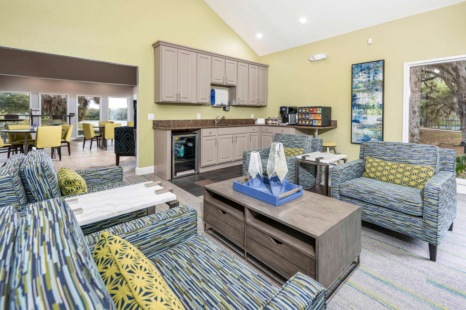 Altamira Place resident lounge