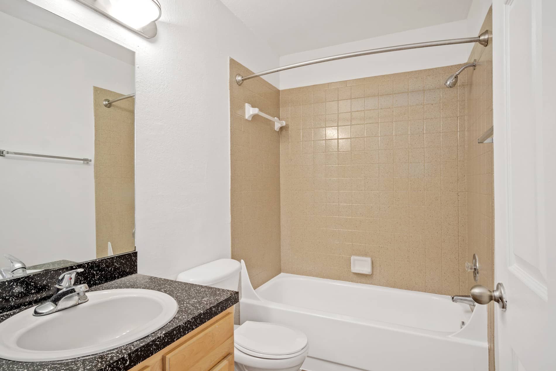 Altamira Place Apartment Homes Bathroom