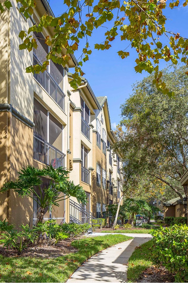 Photos and Tours of Andover Place at Cross Creek New Tampa