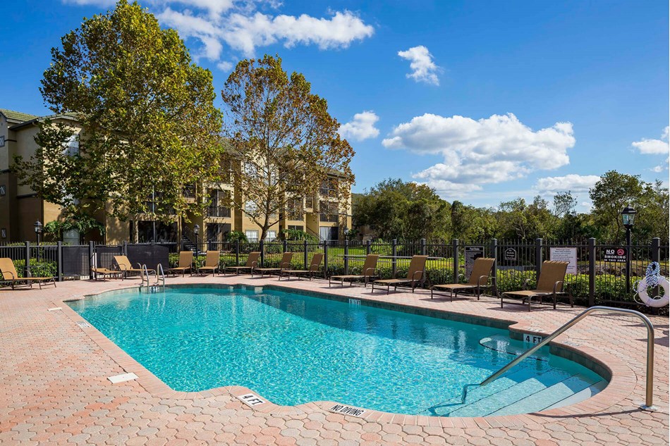 Photos and Tours of Andover Place at Cross Creek New Tampa