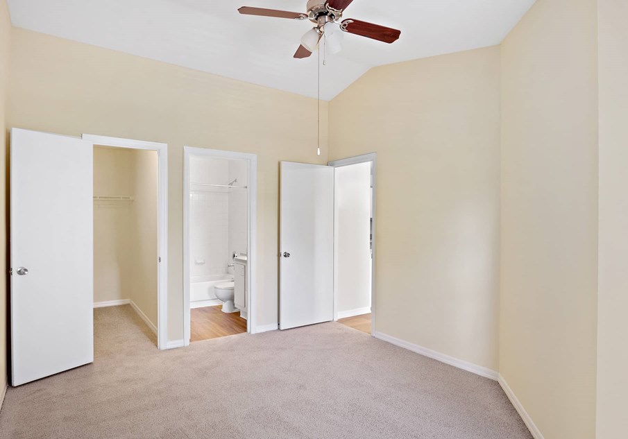 Photos and Tours of Arbors at Lee Vista Lee Vista