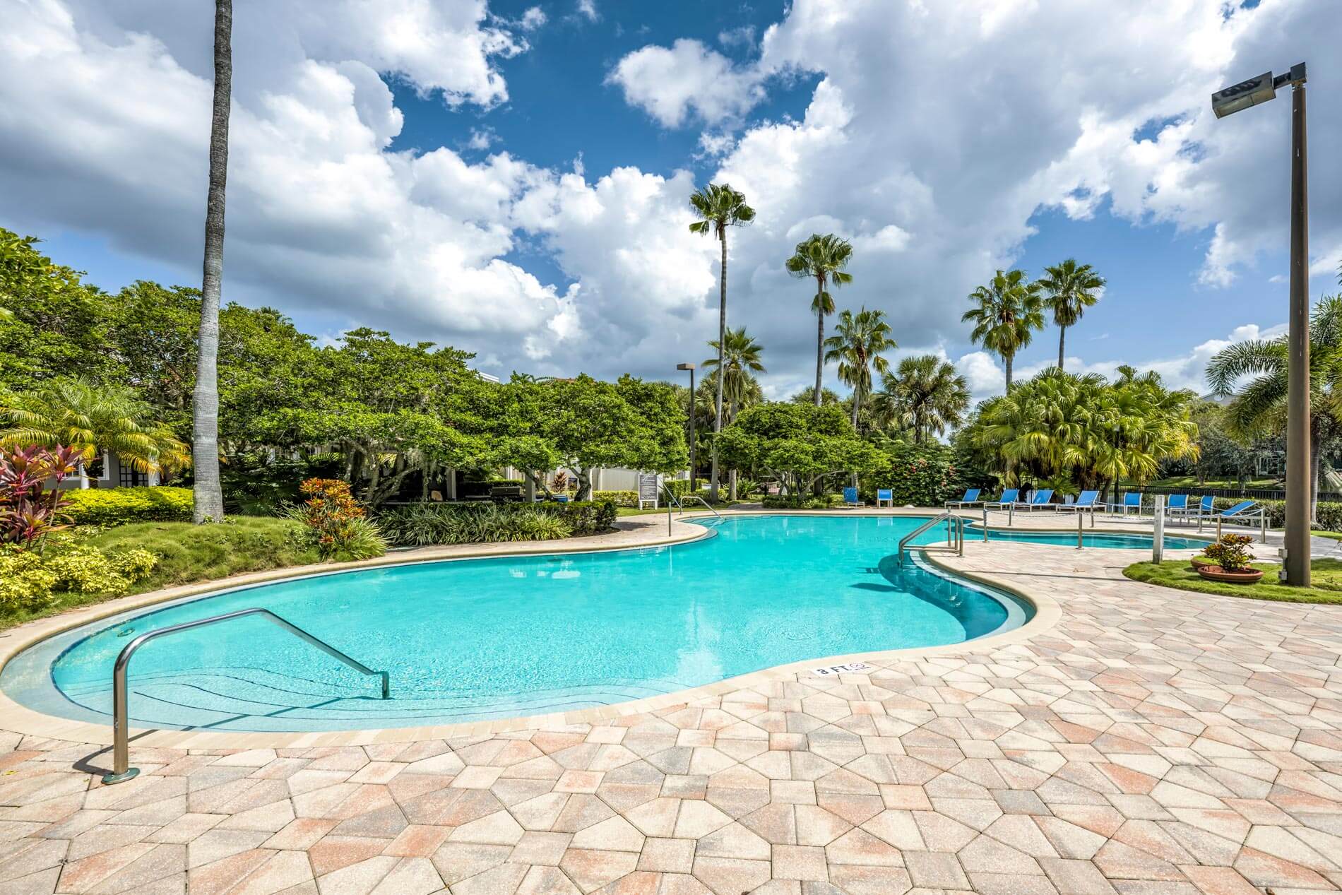Apartments At Lee Vista