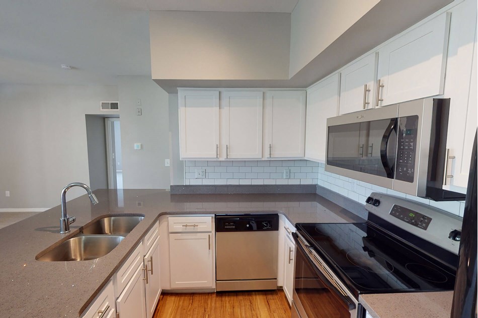 Photos and Tours of Arbors at Maitland Summit Orlando