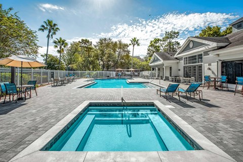 pool at Ashton at Waterford Lakes apartments in Orlando