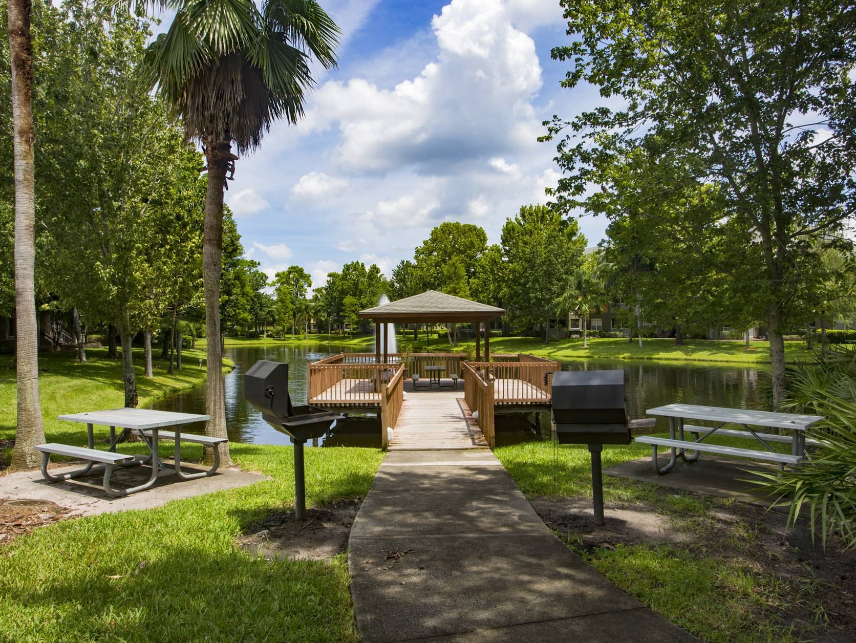 Ashton at Waterford Lakes Picnic Area