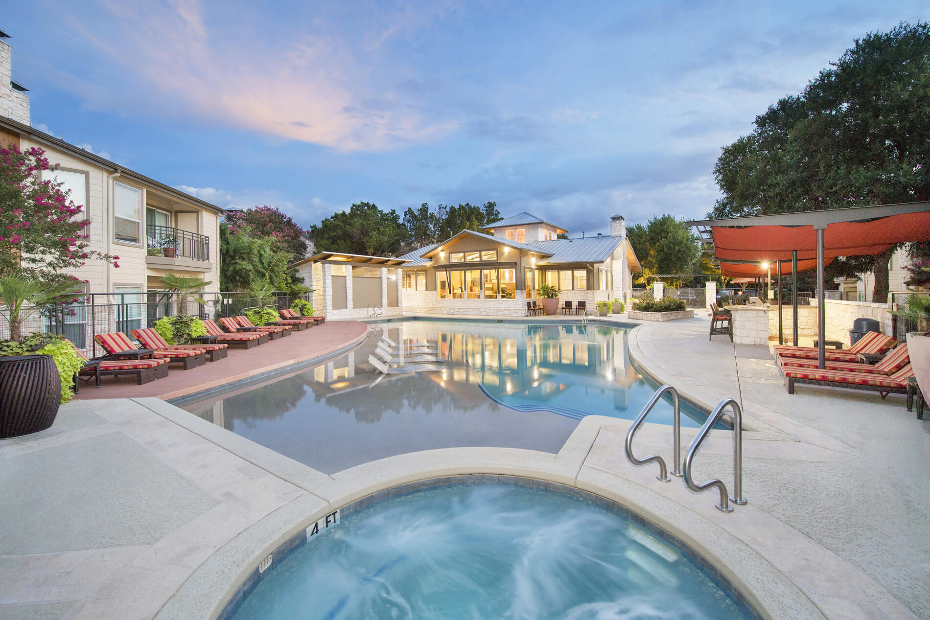 Barton Creek Landing Apartments in Barton Hills TX