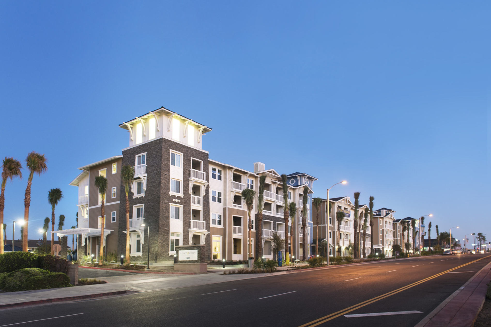 Beach And Ocean Apartments In Huntington Beach Ca