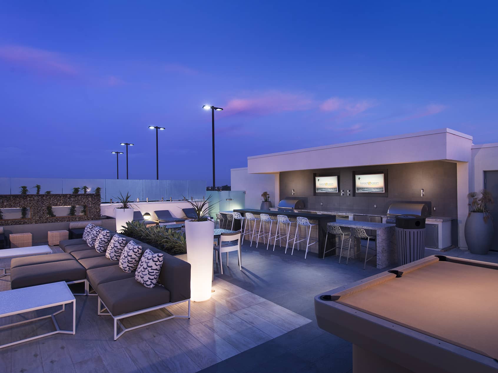 Beach & Ocean Skydeck Lounge