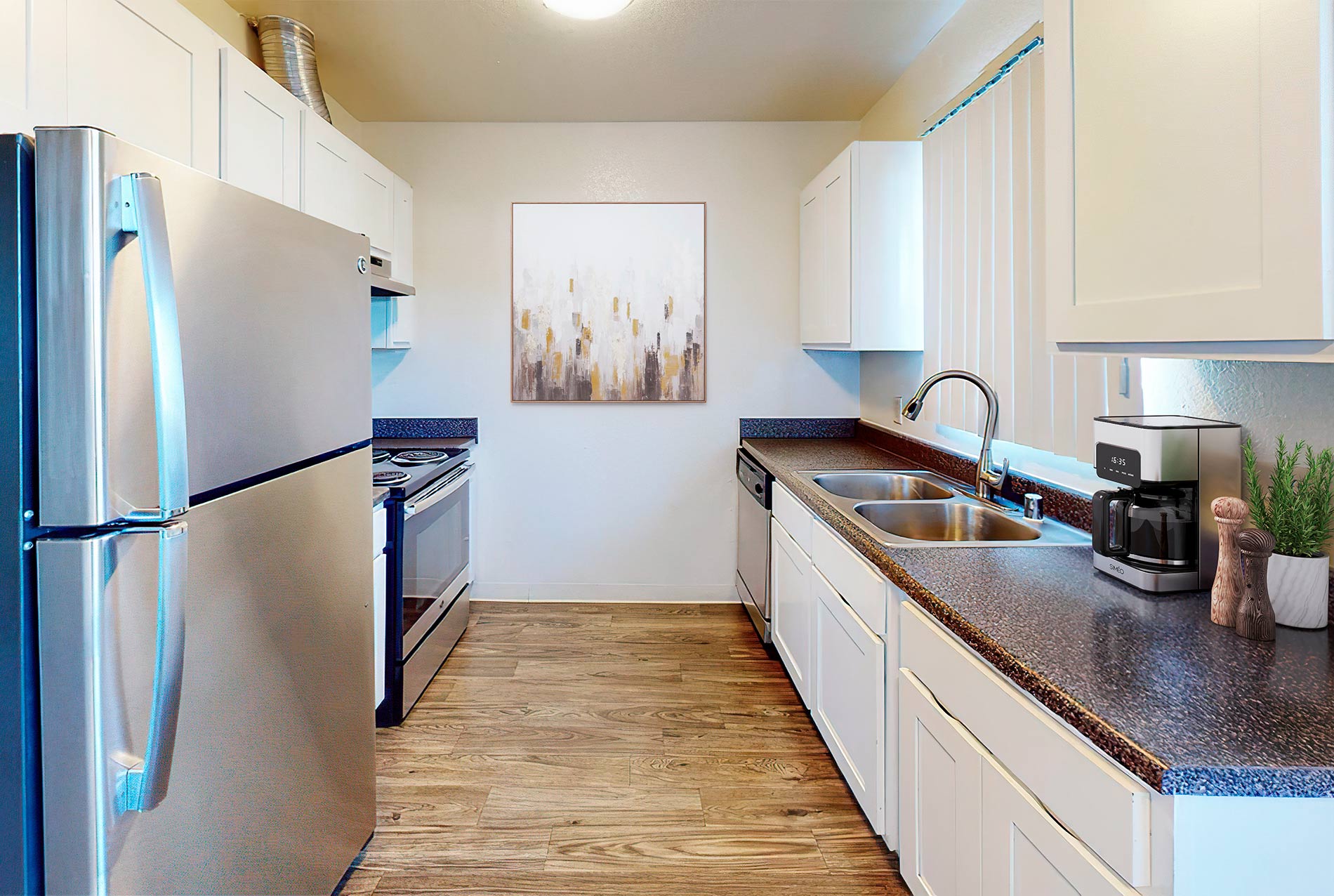 Boronda Manor staged kitchen