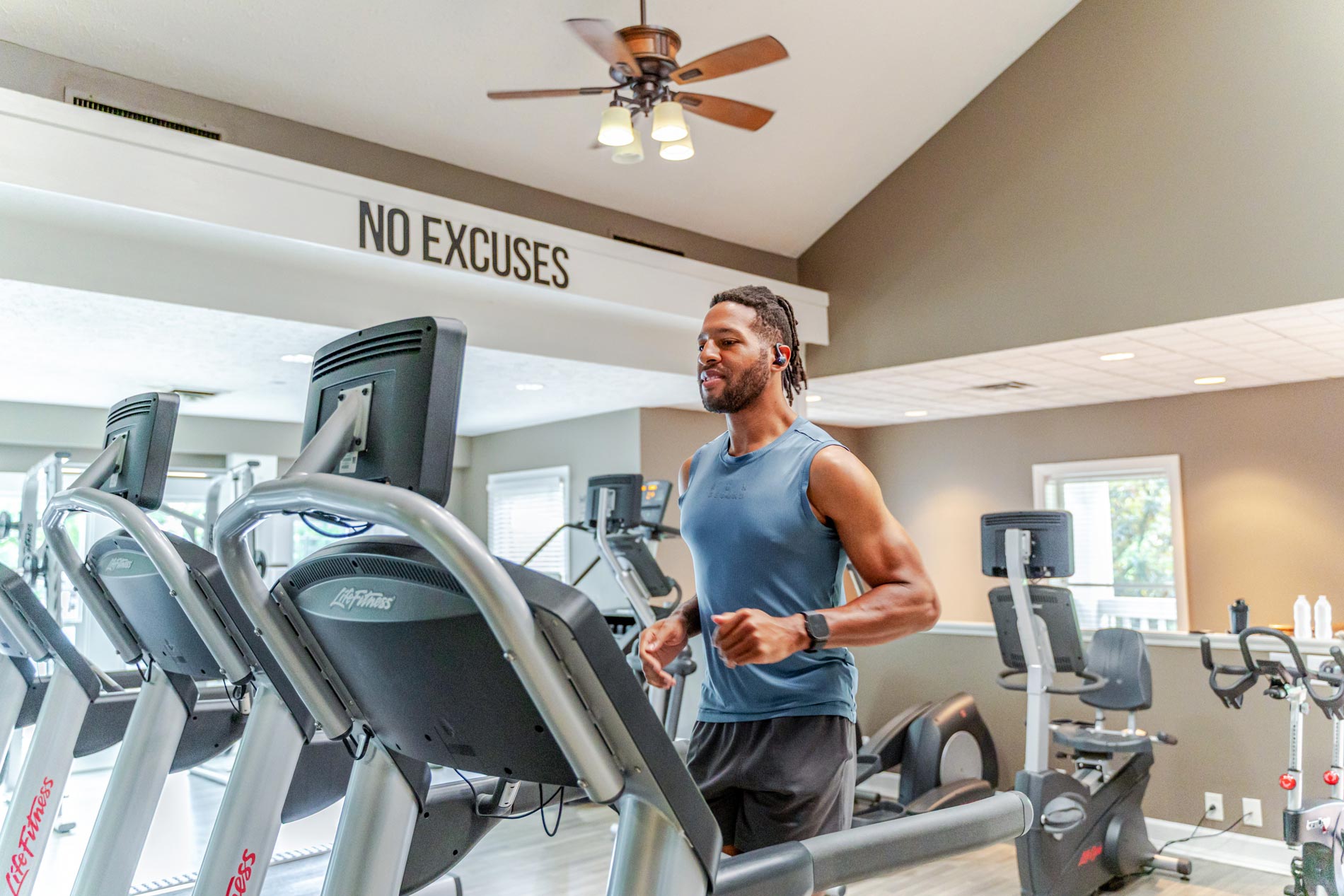 Breckenridge man runs on treadmill
