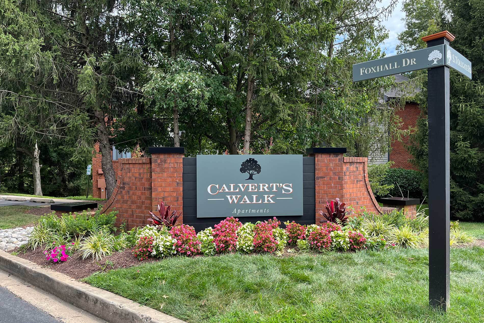 Calvert's Walk exterior monument sign
