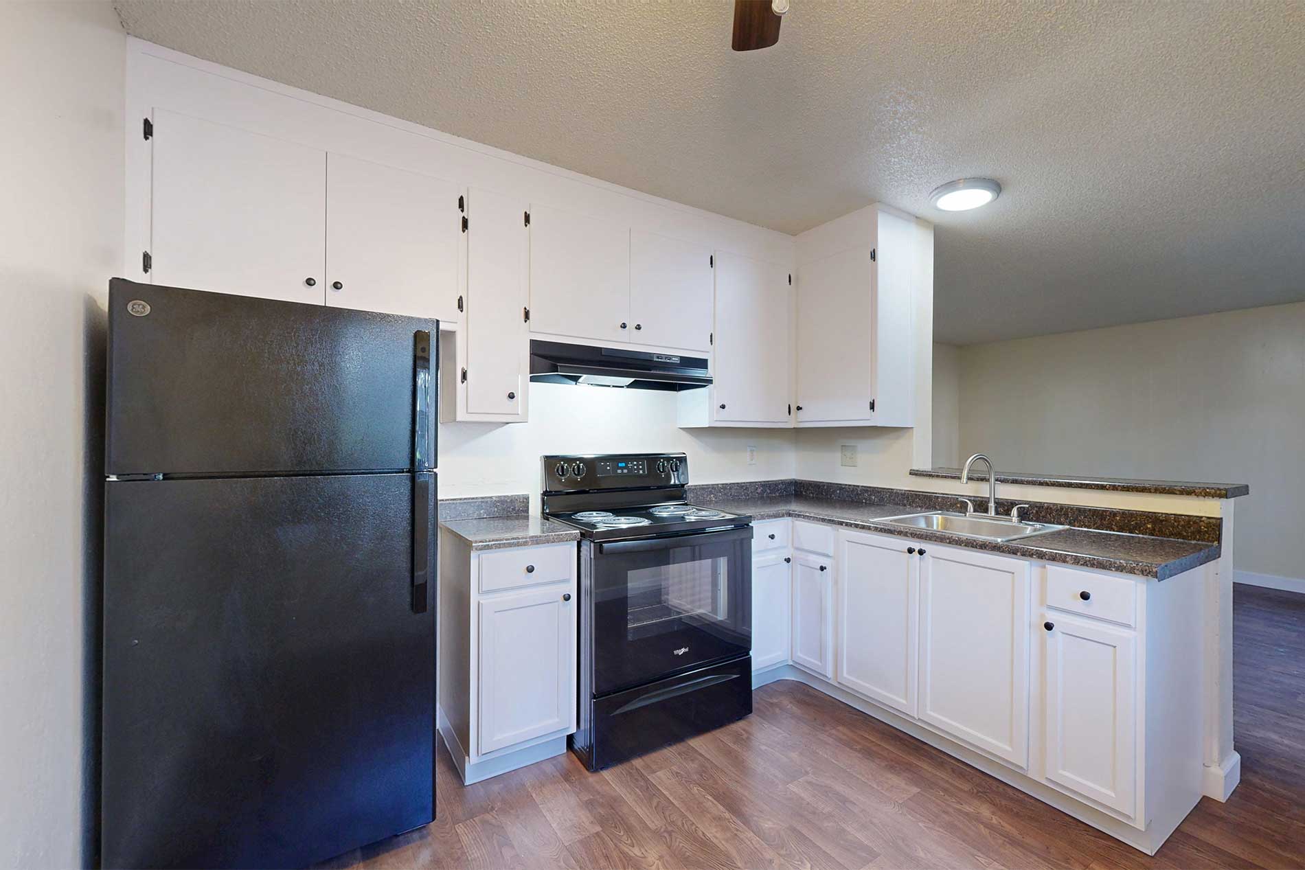Cambridge court apartment kitchen