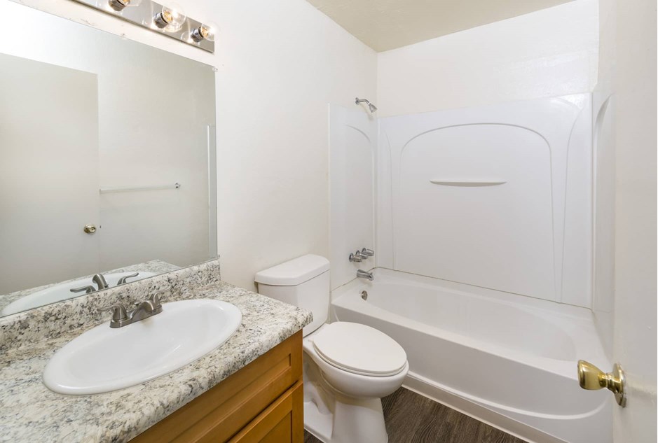 Photos And Tours of Cambridge Court Salinas CA