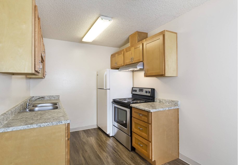 Photos And Tours of Cambridge Court Salinas CA