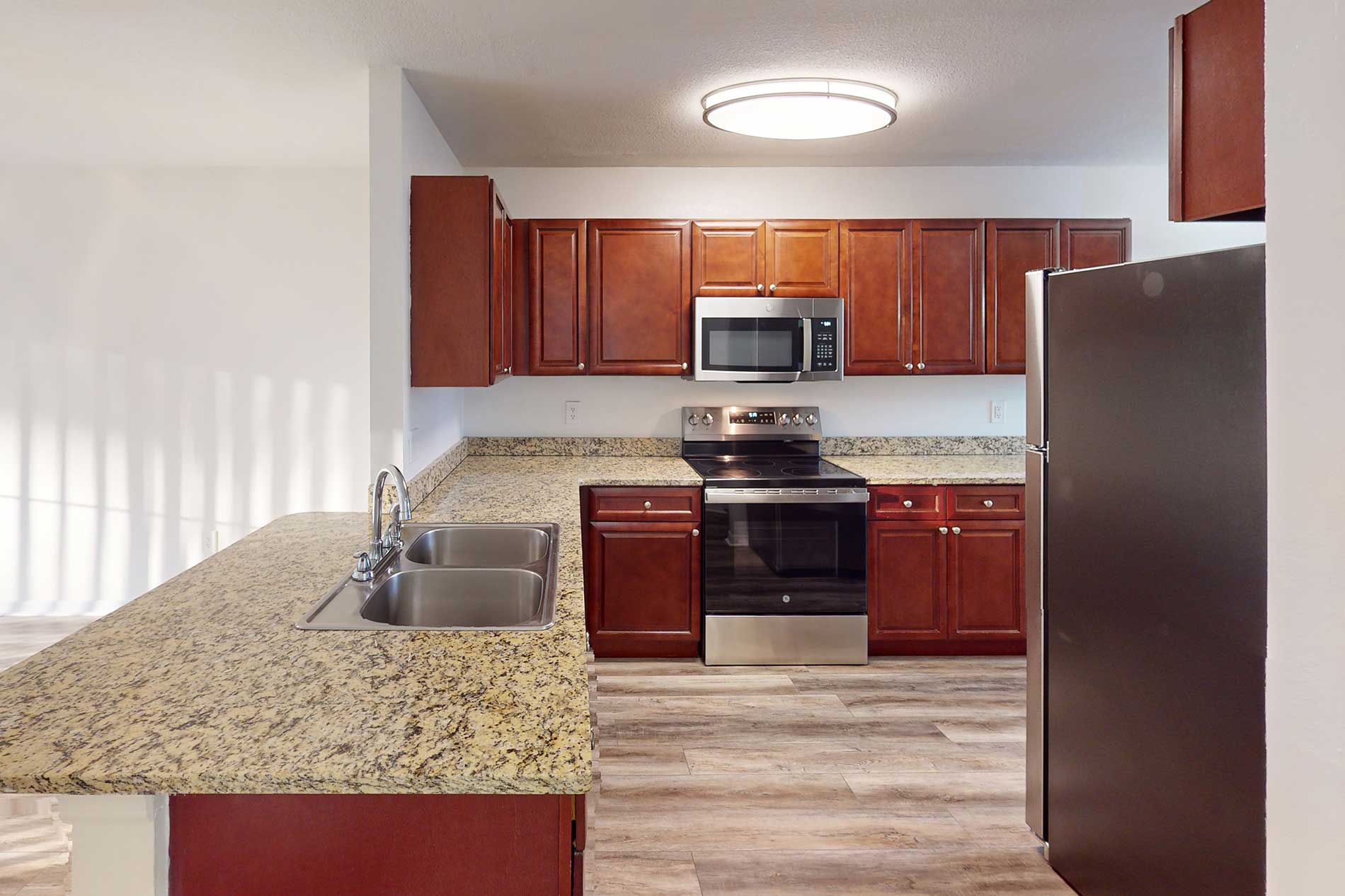 Cambridge Woods apartment kitchen