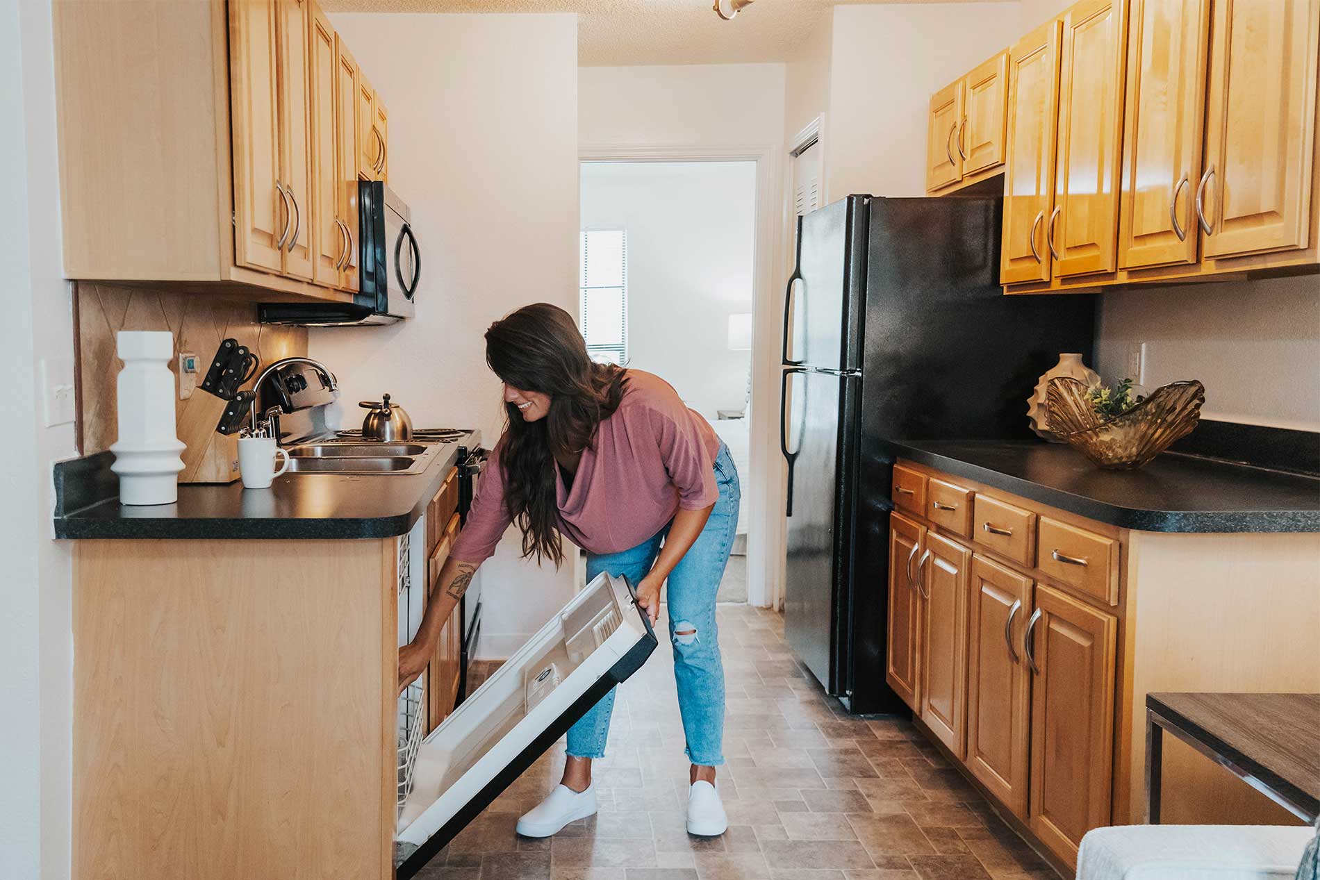 Cambridge Woods apartment kitchen