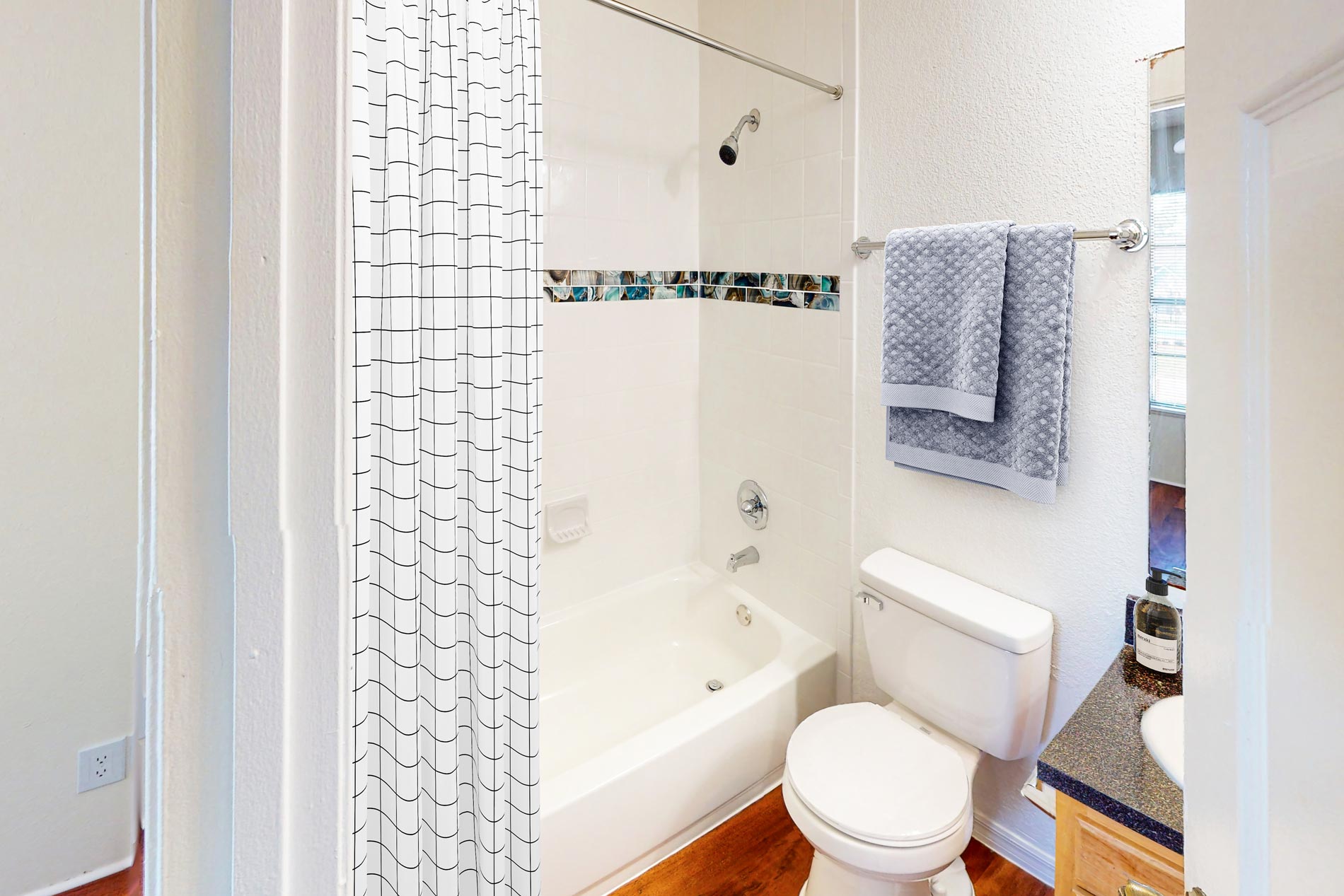 Cambridge Woods staged bathroom