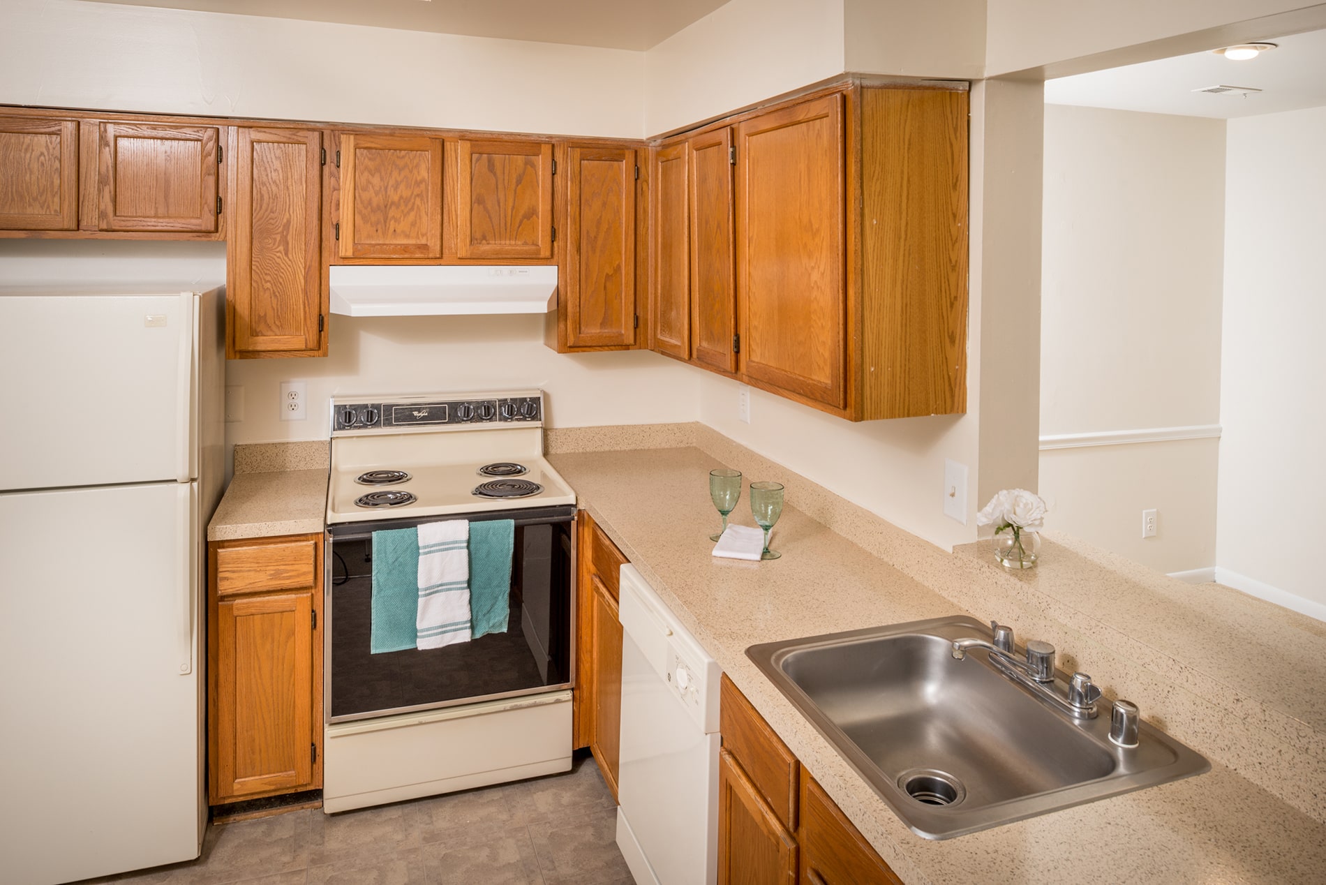 Photos and Tours of Canterbury Apartments Germantown