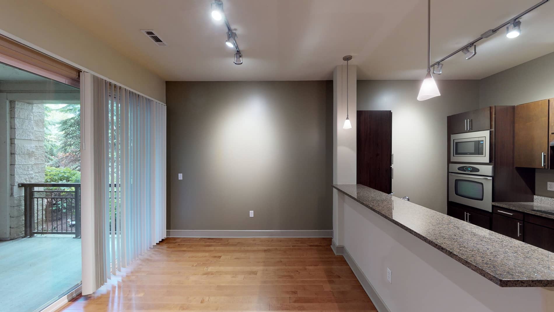 Charles River Landing apartment dining room