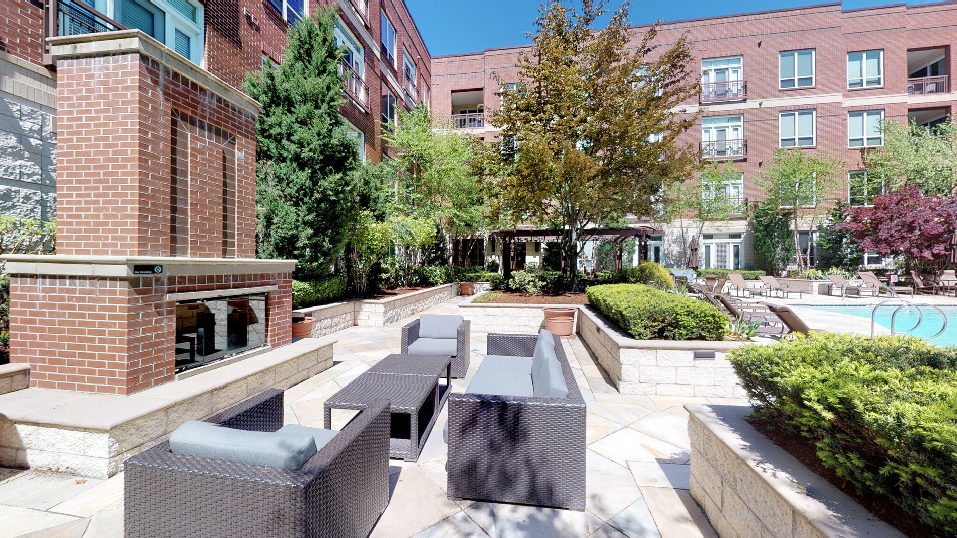 Charles River Landing Pool Courtyard