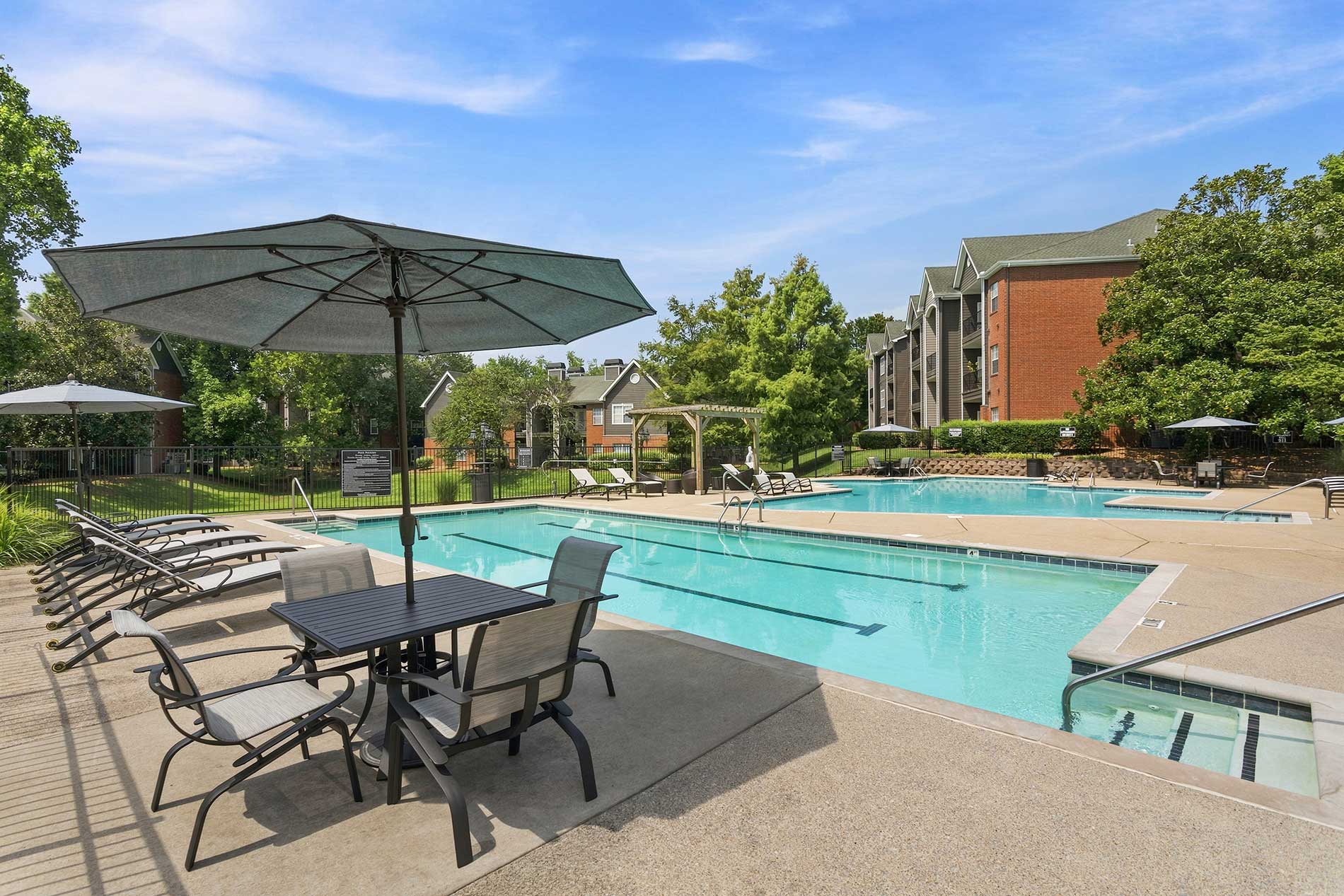 Colonnade swimming pool - Hermitage, TN