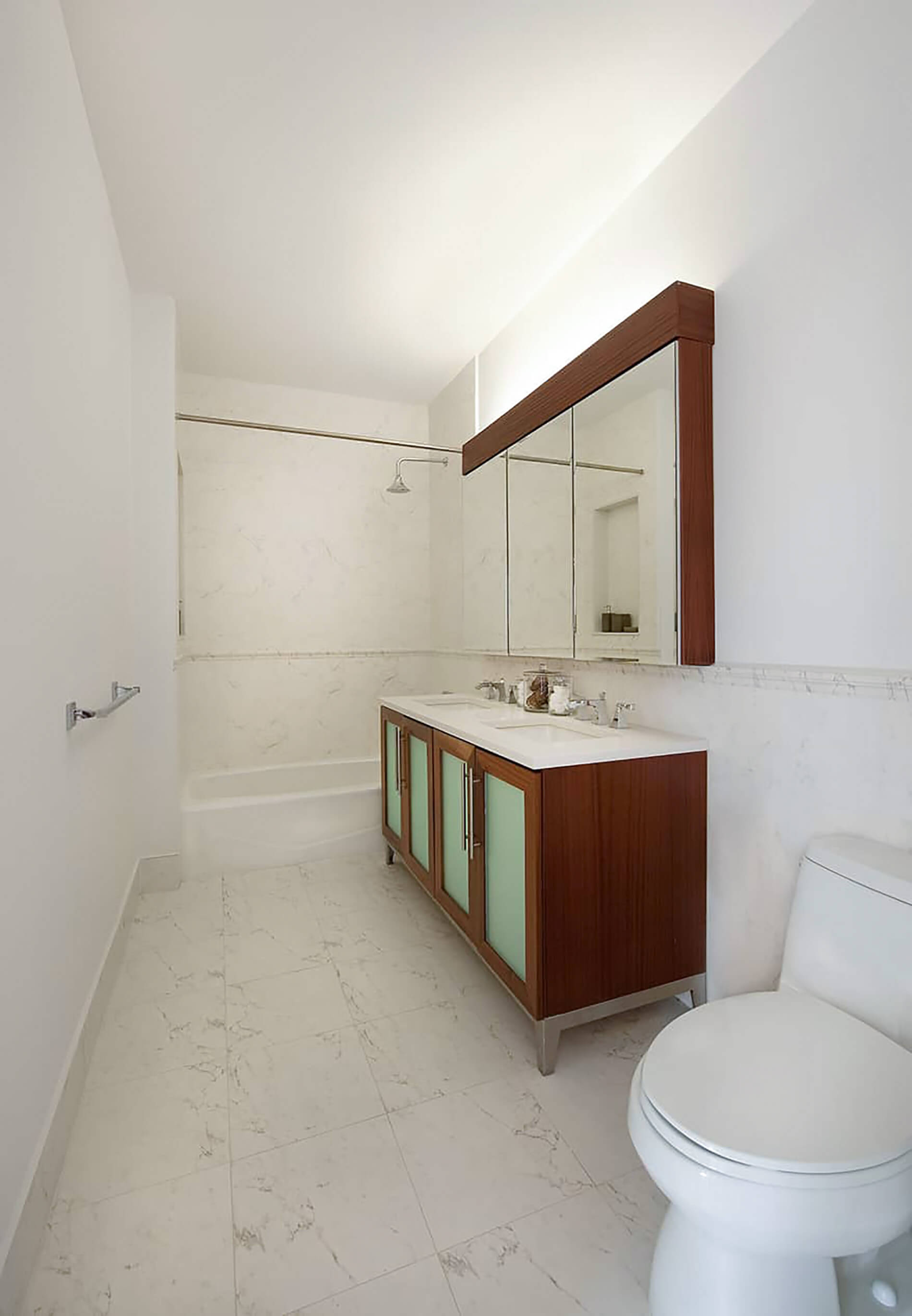 Columbus Square Apartment Bathroom