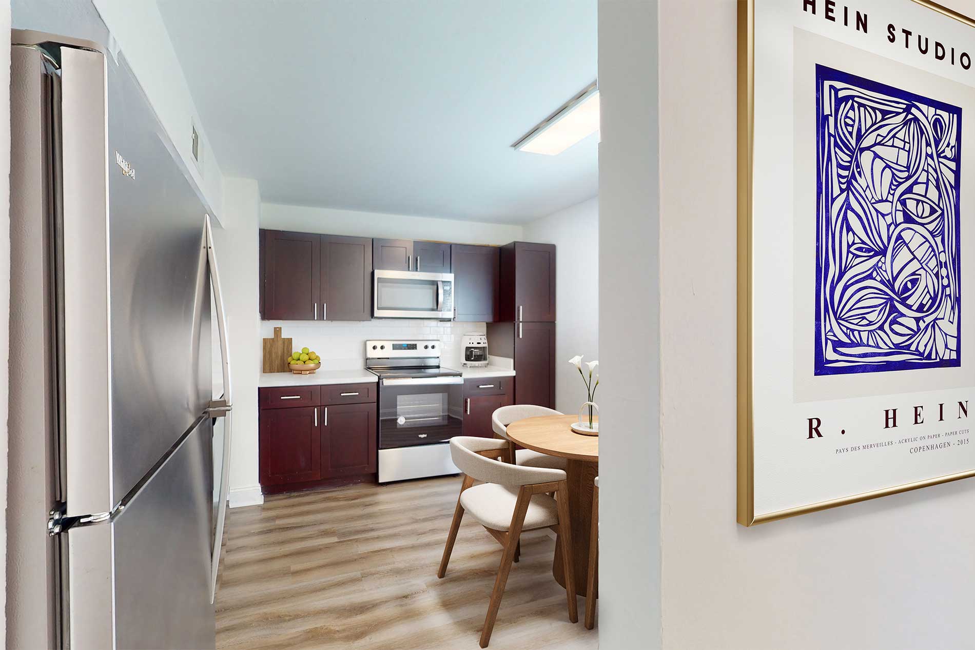 Commons at Windsor Gardens apartment kitchen