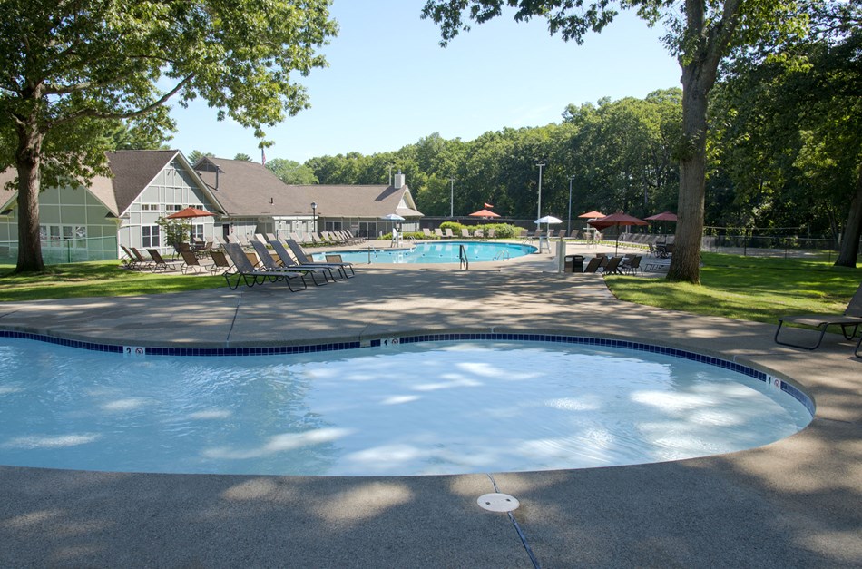 Photos and Tours of The Commons at Windsor Gardens Norwood, MA