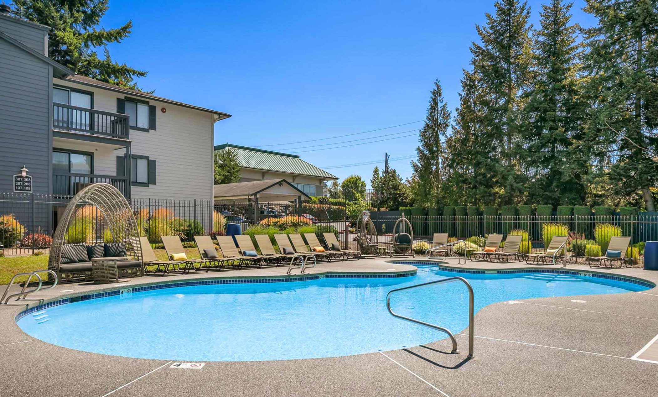 Crown Pointe pool
