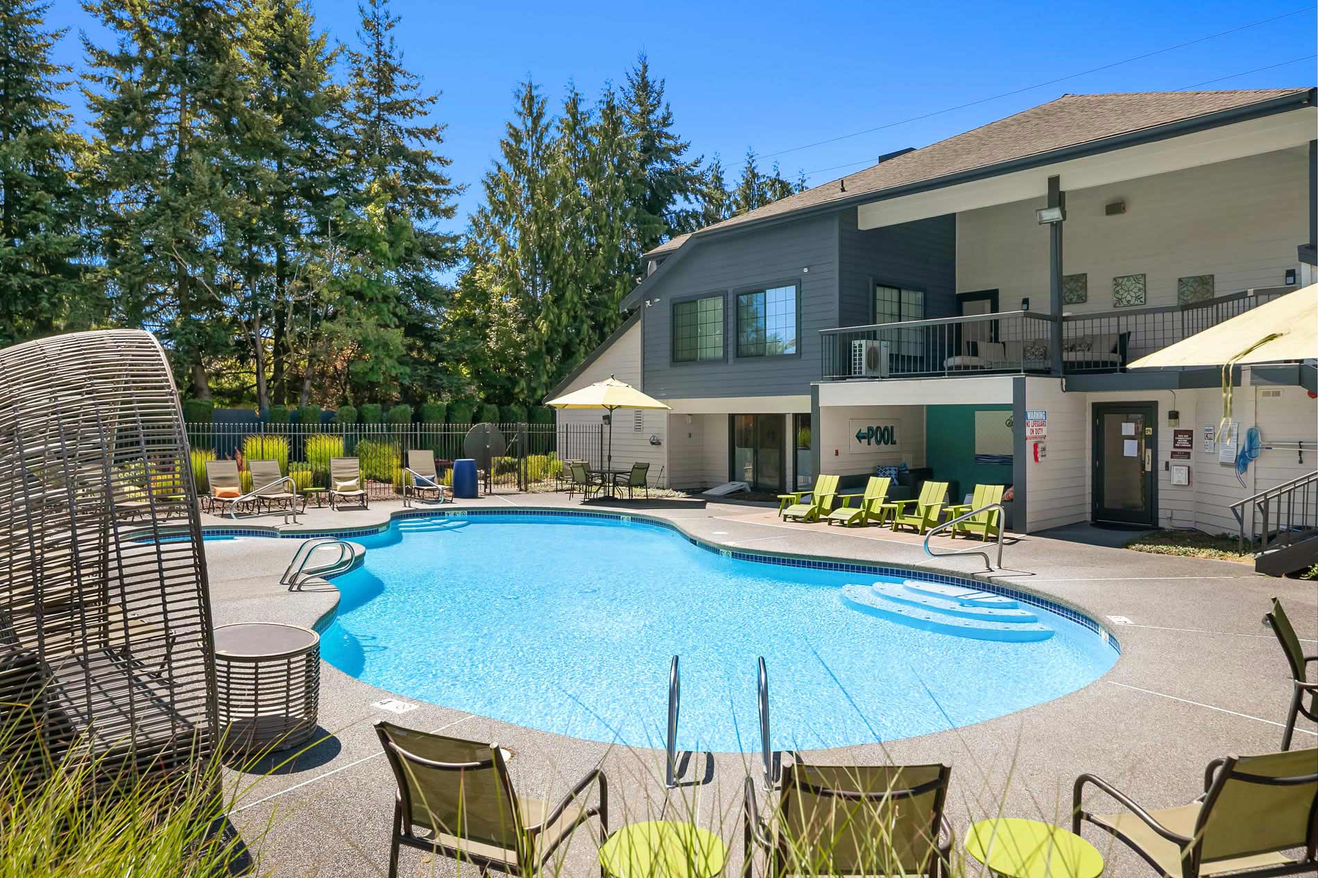 Crown Pointe pool